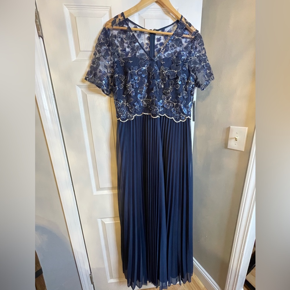 Tahari dress navy gold floral color size 10